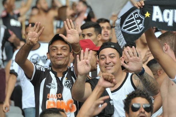 Fotos da torcida do Atltico na primeira final do Mineiro, contra o Cruzeiro, no Mineiro