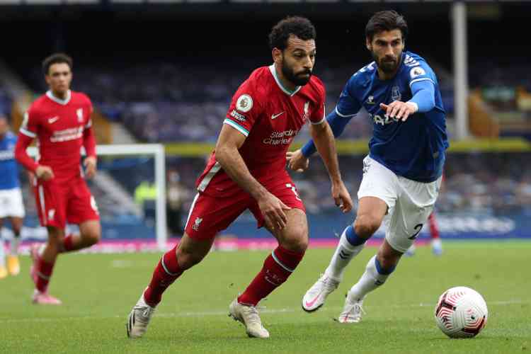 Salah faz 100° gol pelo líder Liverpool no Inglês em empate com