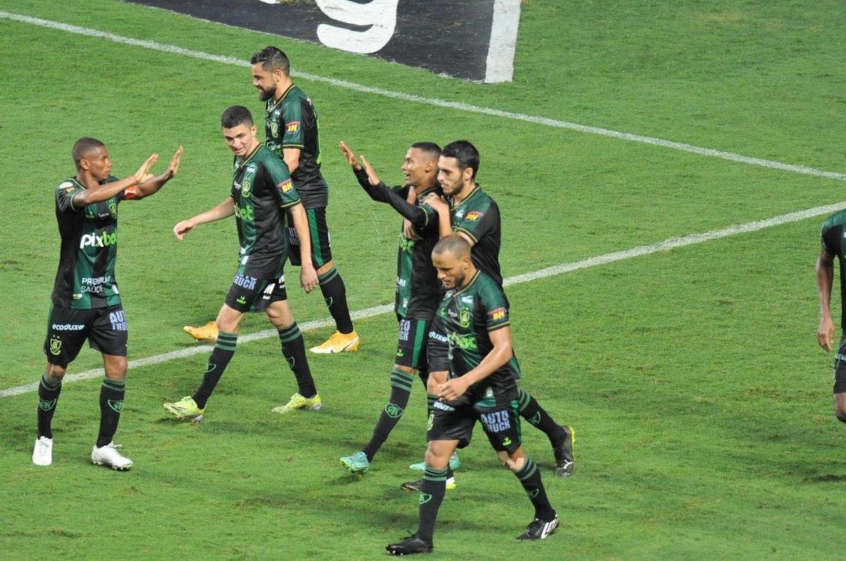 Fotos da vitria do Amrica sobre a Chapecoense, por 3 a 0, no Independncia, pela 35 rodada do Campeonato Brasileiro