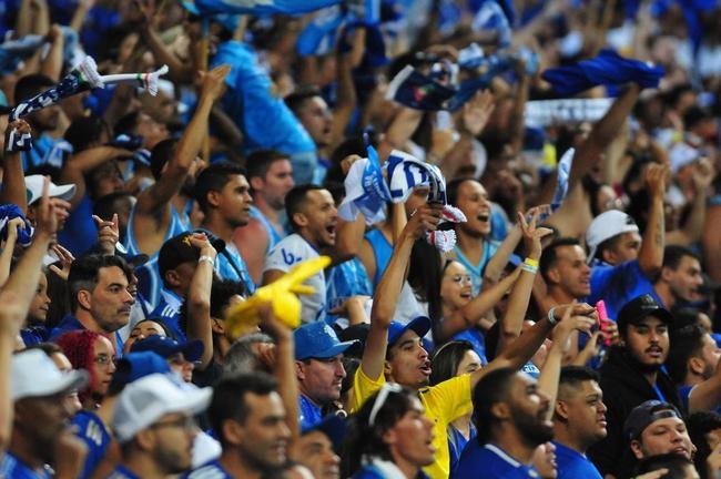 Fotos da torcida no jogo entre Cruzeiro e CSA no Mineiro