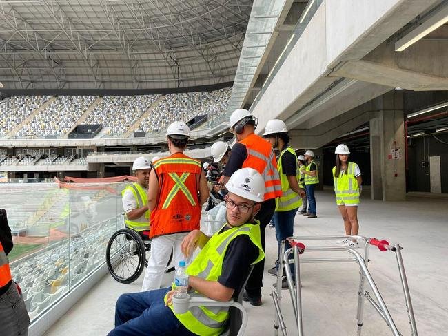 Fotos da visita feita por pessoas com deficincia na Arena MRV, nesta quinta-feira (9/2)
