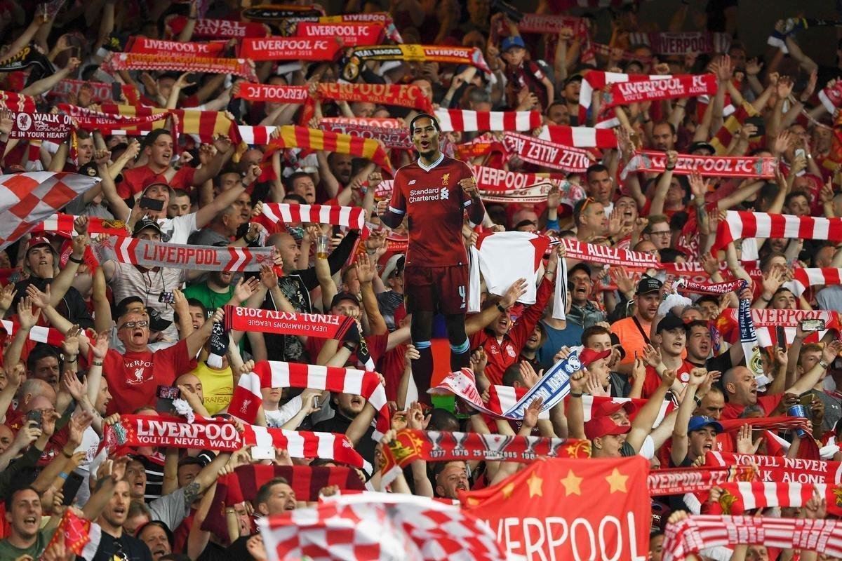 Torcidas de Real Madrid e Liverpool encheram o estdio Olmpico, de Kiev, na final da Champions