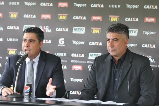 Atltico voltou ao trabalho nesta quinta-feira e apresentou Ricardo Oliveira; alm do atacante, presidente Sergio Sette Cmara e diretor de futebol Alexandre Gallo falaram com os jornalistas