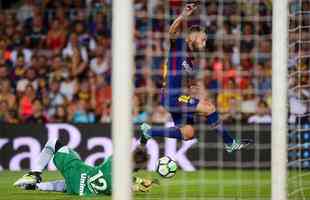 Duelo no Camp Nou marca o retorno do lateral Alan Ruschel aos gramados aps o acidente com o avio da Chapecoense, em novembro de 2016