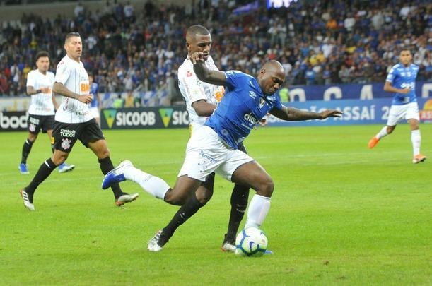 Fotos de Cruzeiro x Corinthians, no Mineiro, pela oitava rodada do Campeonato Brasileiro