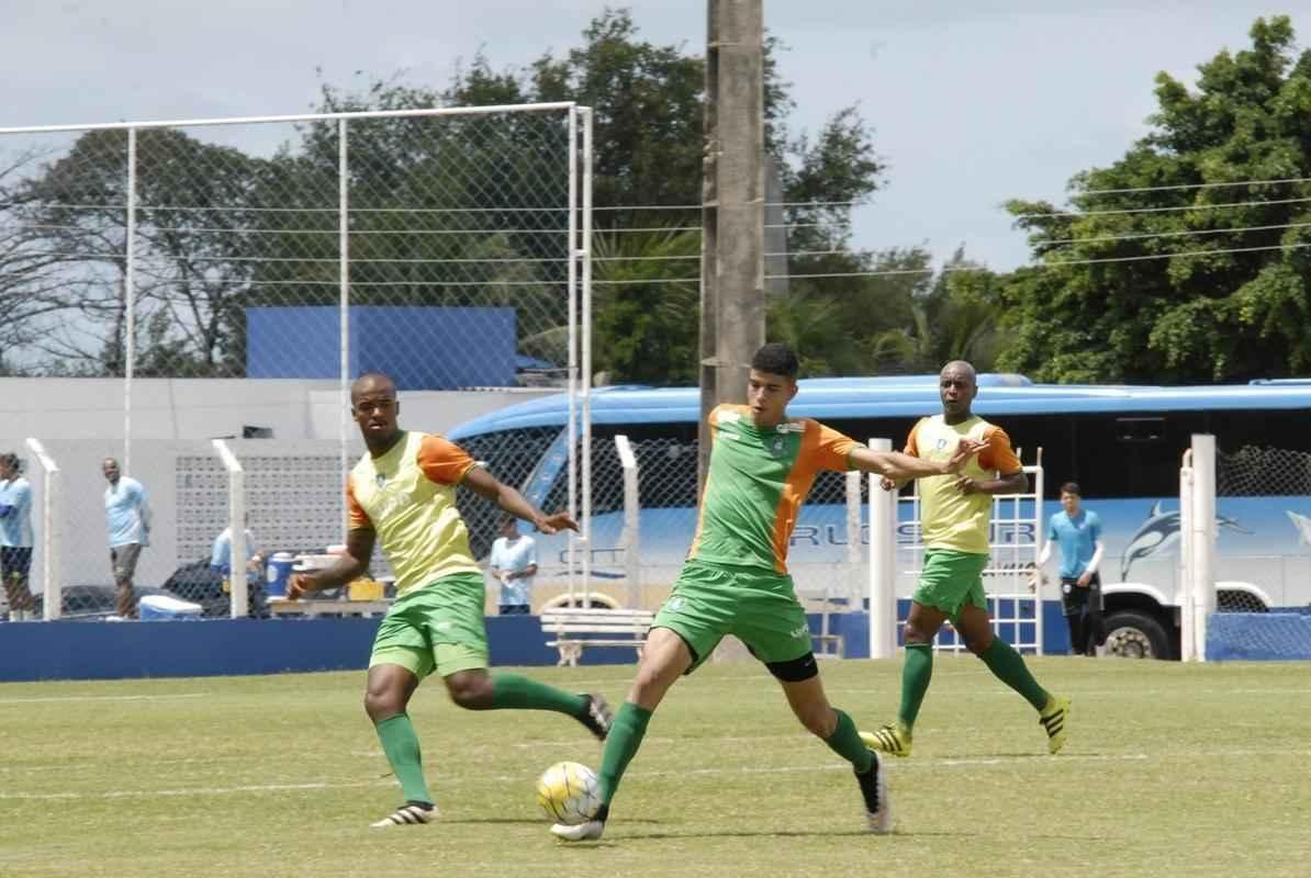 Amrica treina em Macei, no campo do CSA, para enfrentar o Murici-AL, pela Copa do Brasil