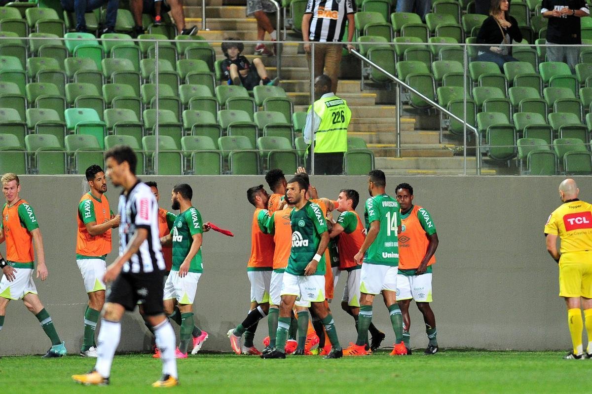 Veja fotos do duelo entre Atltico e Chapecoense, pela 29 rodada do Campeonato Brasileiro