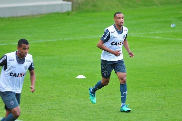 Fotos da apresentao e primeiro treino de Leandrinho no Atltico