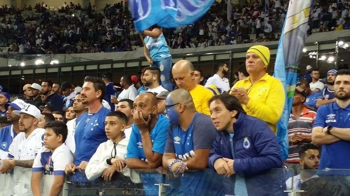 Torcida do Cruzeiro durante a partida contra o Internacional, no Mineirão, pela semifinal da Copa do Brasil