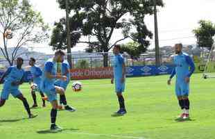 O Cruzeiro fez, nesta tera-feira, o ltimo treino em BH antes da viagem para Santiago, onde enfrenta a Universidad de Chile, pela Copa Libertadores