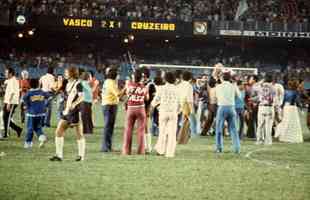 Vasco venceu Cruzeiro por 2 a 1 pela final do Campeonato Brasileiro de 1974. Partida ficou marcada por erro de árbitro Armando Marques, que anulou gol legítimo do volante celeste Zé Carlos. Empate no Maracanã daria título aos mineiros.