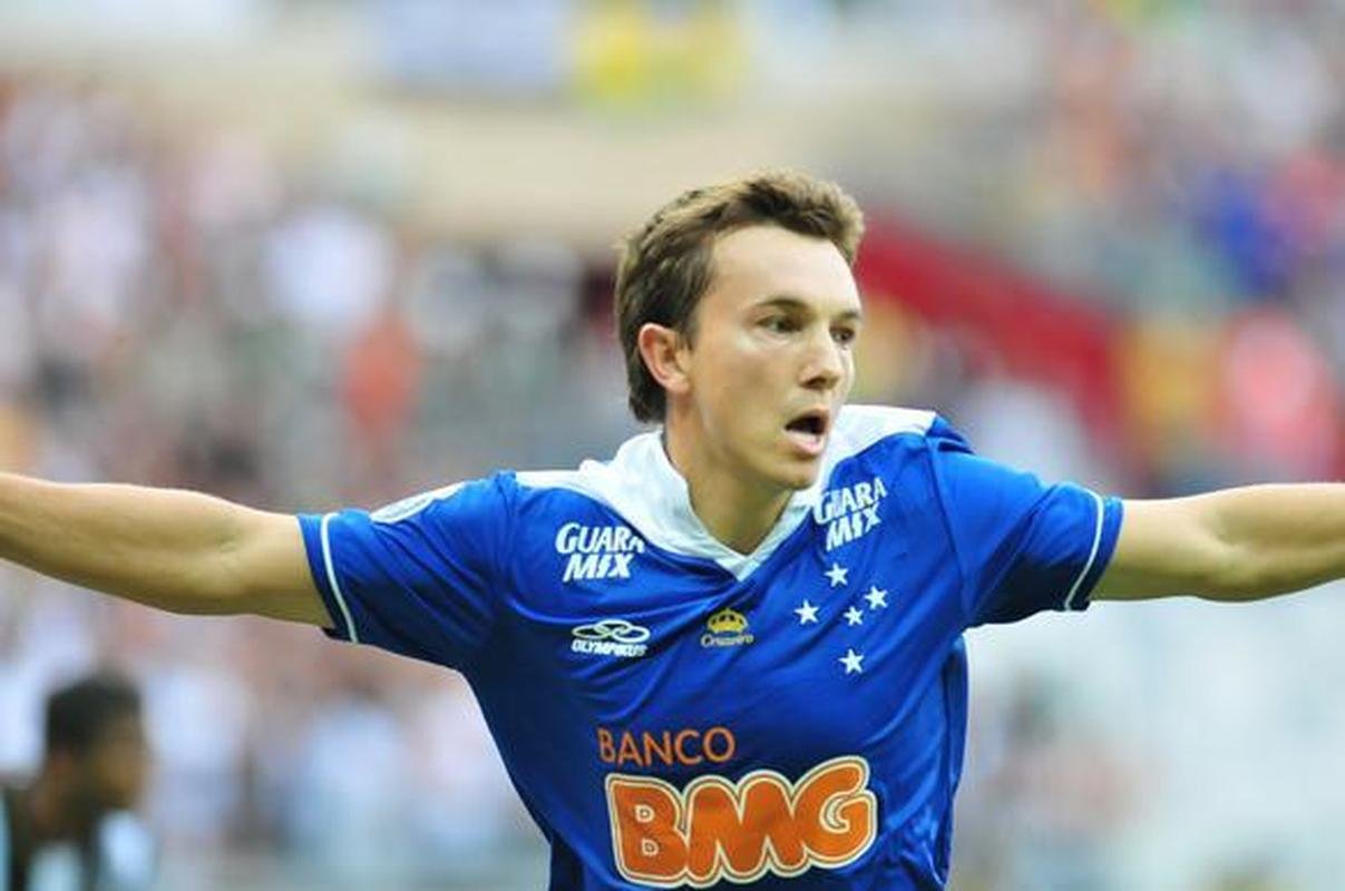 Dagoberto entrou no segundo tempo e marcou o segundo gol do Cruzeiro