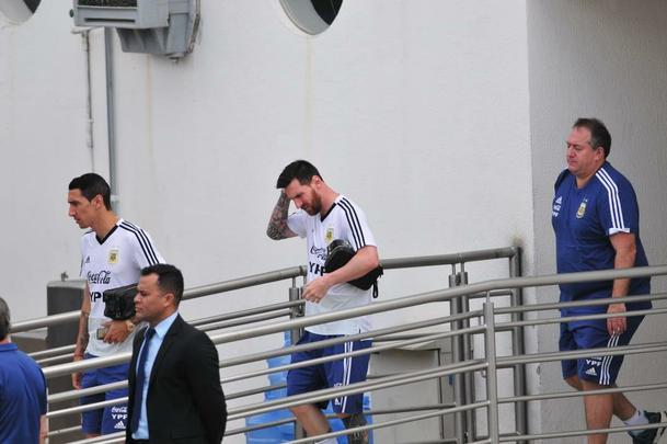 Jogadores deixam Independência após treino