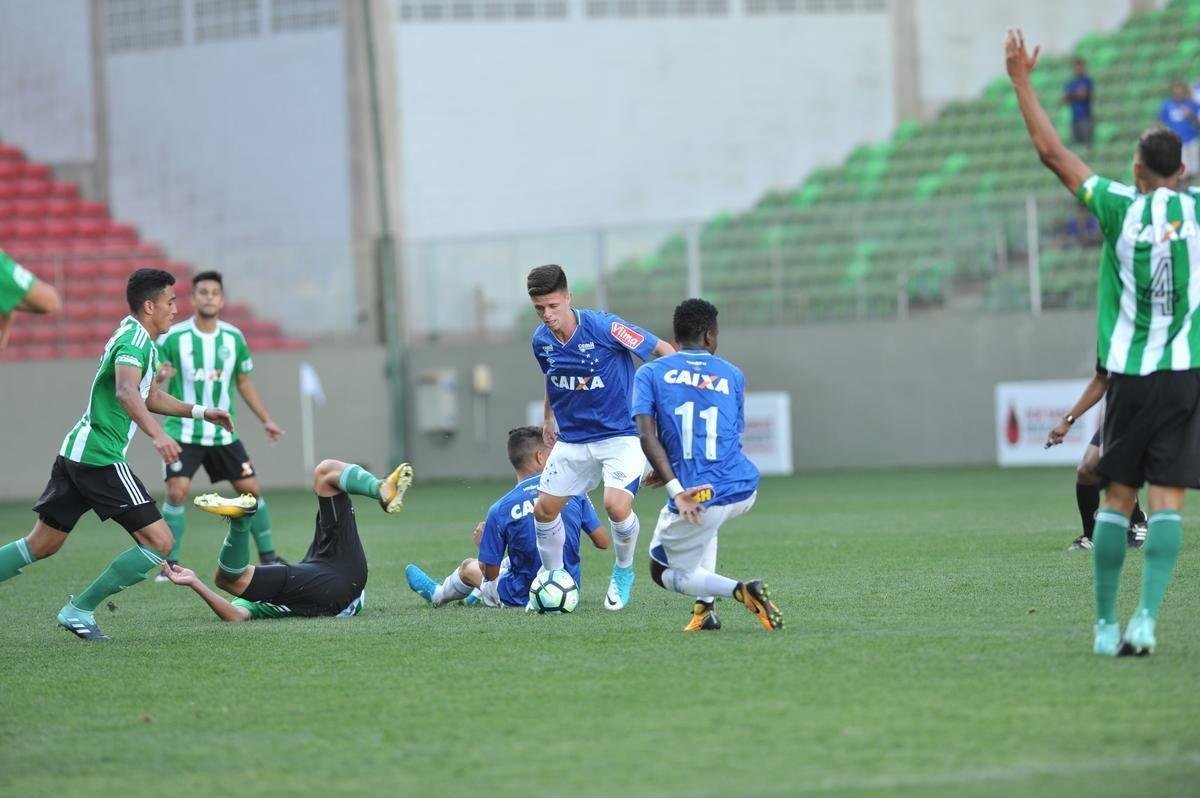 Imagens do jogo entre Cruzeiro e Coritiba, no Independncia, pela final do Campeonato Brasileiro Sub-20