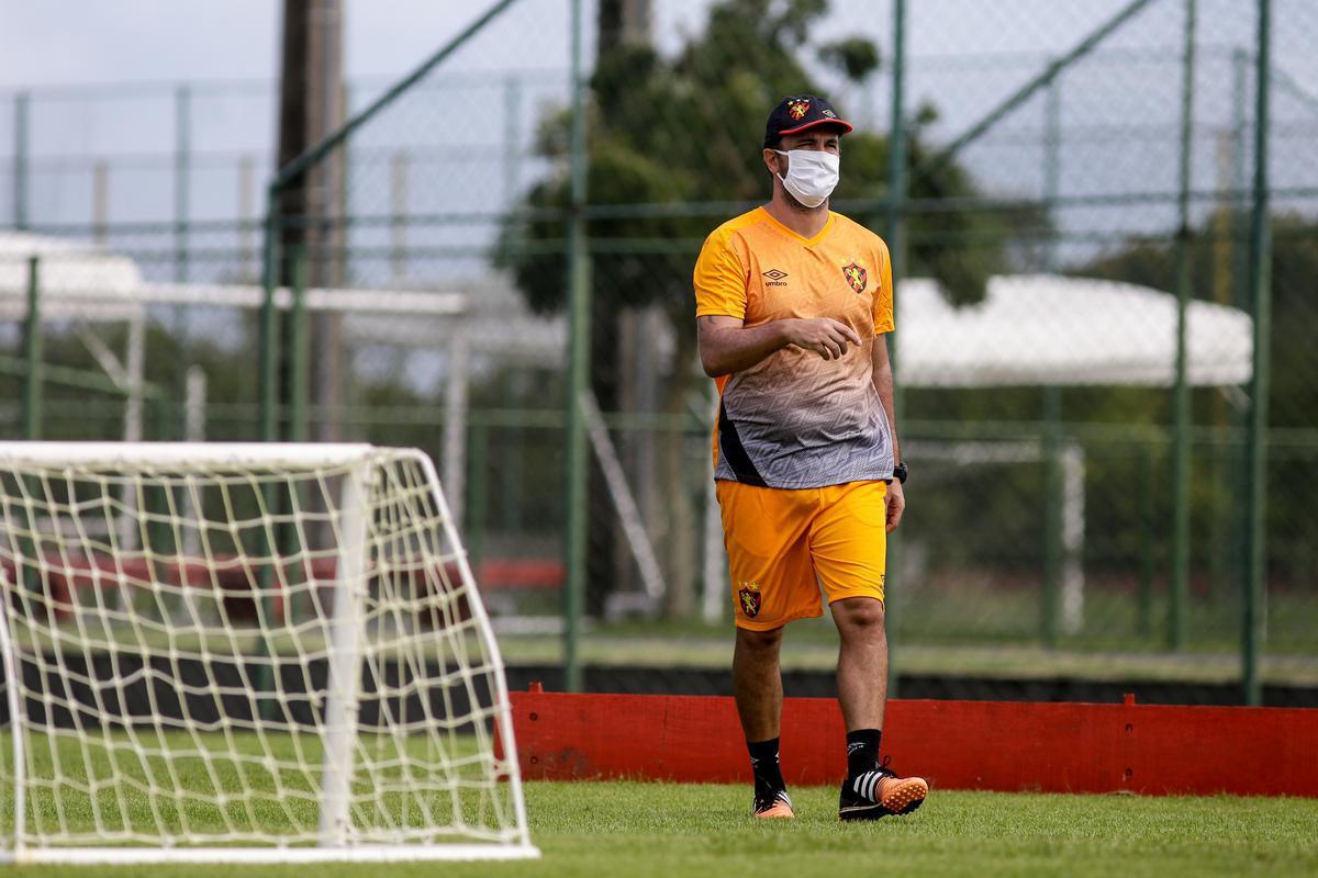 Nesta quinta-feira, sob o comando do treinador Daniel Paulista, Sport realizou primeiro trabalho ttico aps retorno s atividades