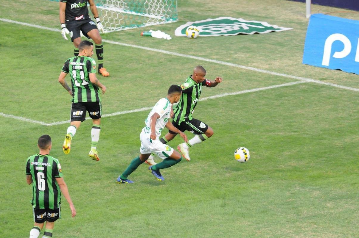 Amrica e Cuiab se enfrentaram, no Independncia, pela 9 rodada do Campeonato Brasileiro