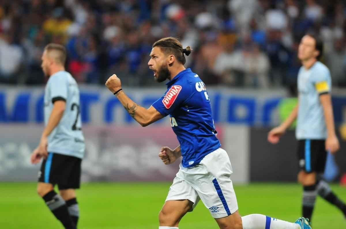 Imagens do jogo entre Cruzeiro e Grmio, pela 8 rodada do Campeonato Brasileiro, no Mineiro