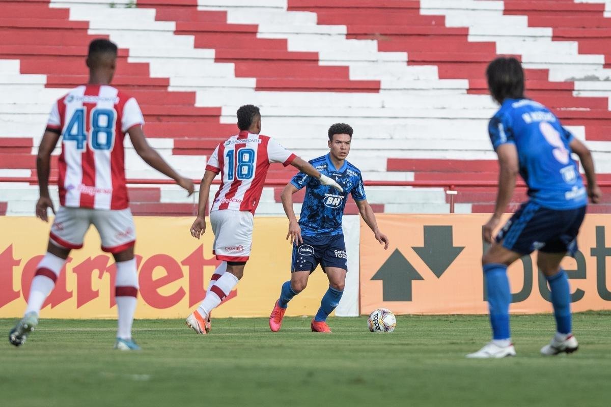 Fotos da partida entre Náutico e Cruzeiro, pela Série B