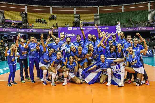 Campeã Cimed mostra nova cara e estreia com vitória sobre Sogipa na  Superliga - 08/11/2010 - UOL Esporte - Vôlei