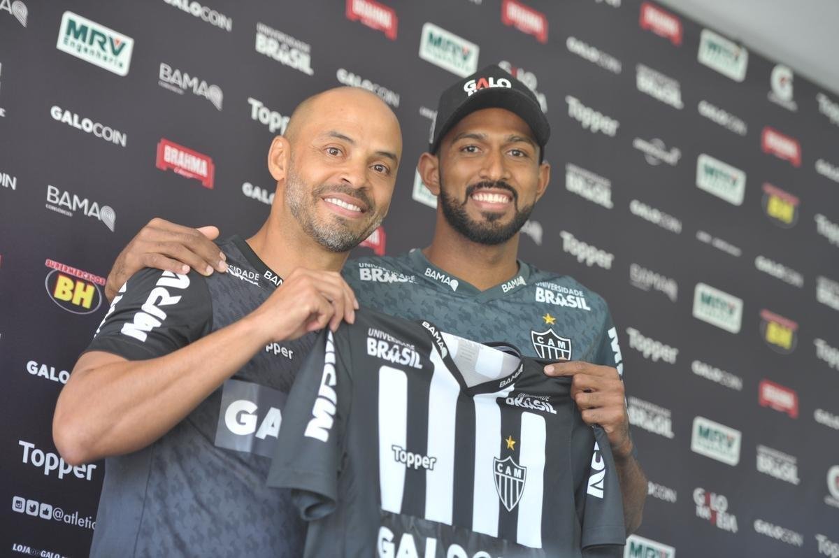 Imagens da apresentao de Maicon Bolt no Atltico