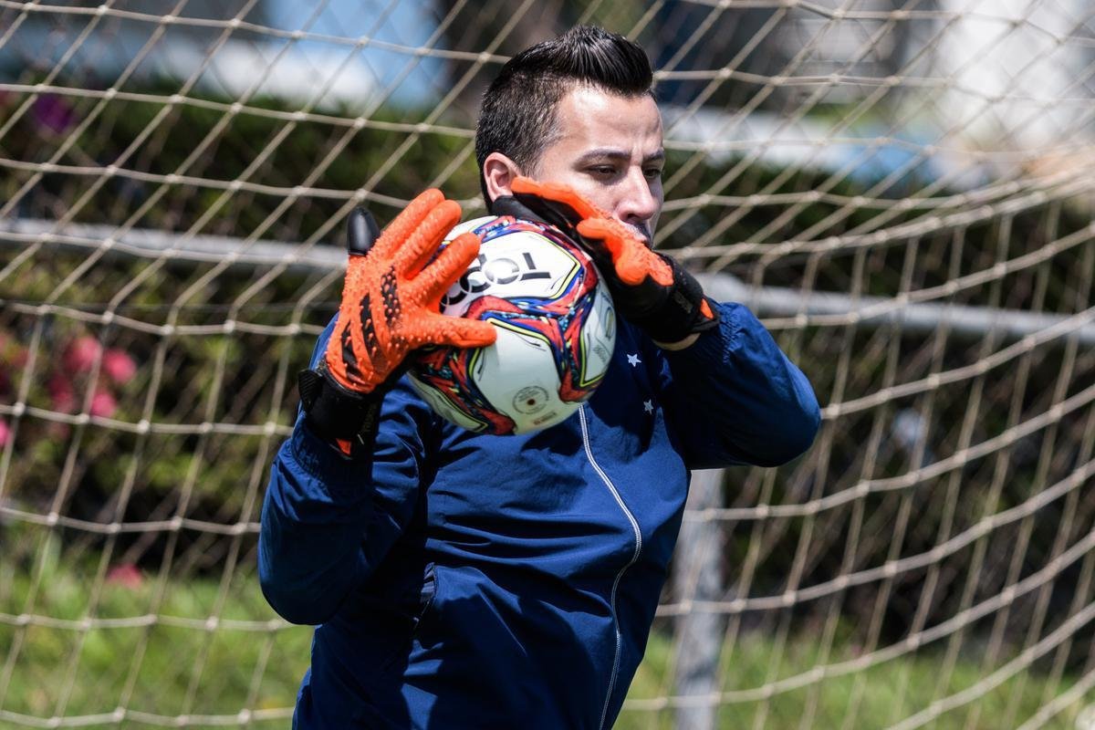 Treino acometeu em clima de descontrao no fechamento da preparao para o jogo deste domingo  