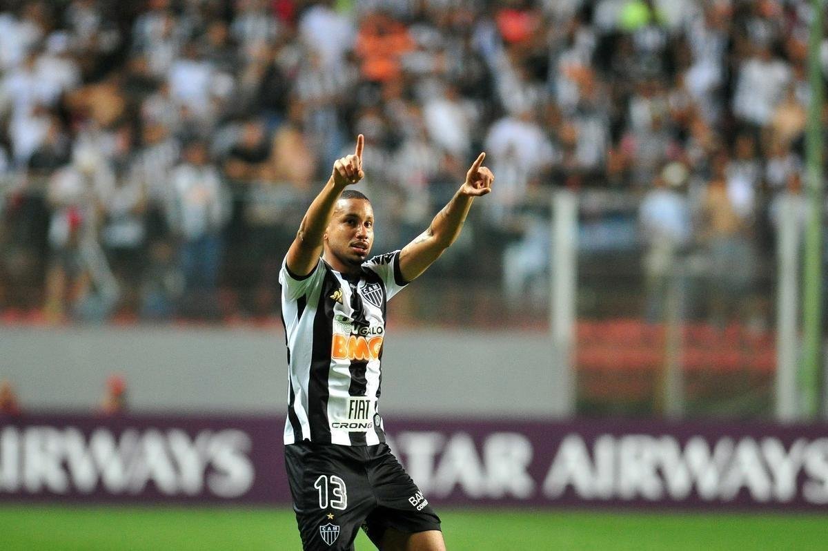 Lances do primeiro tempo de Atltico x La Equidad, no primeiro tempo