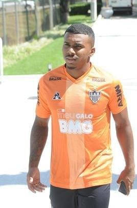 Meia-atacante Marquinhos vislumbra novas oportunidades no time do Atltico