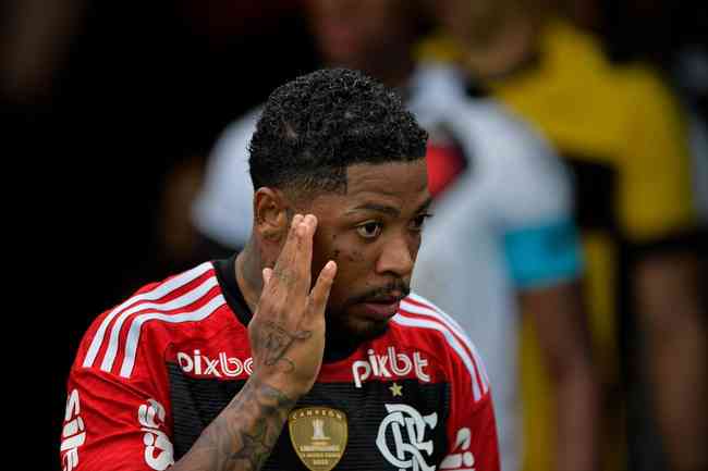 Marinho foi afastado pelo Flamengo por indisciplina; atitude escancarou divises no elenco