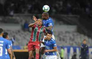 Cruzeiro voltou para o tudo ou nada no segundo tempo e chegou ao empate aos 13 minutos, com gol de cabeça de Thiago Neves, após assistência de Ariel Cabral