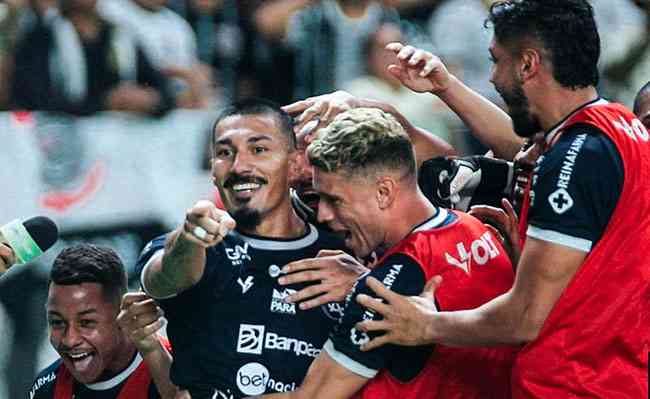 O Remo venceu o Corinthians por 2 a 0 no jogo de ida da terceira fase da Copa do Brasil