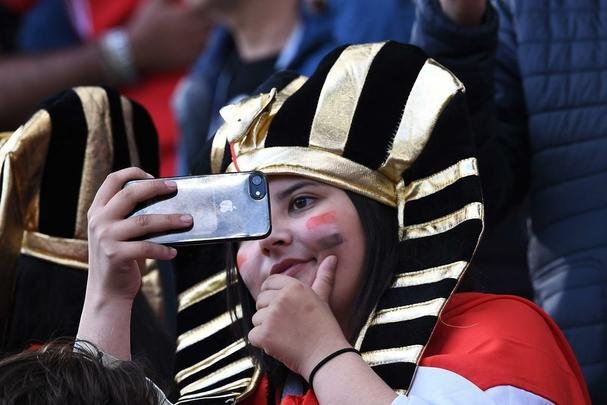 Arrascaeta iniciou o jogo como titular da Celeste, ao lado de Surez e Cavani. Pelo lado egpcio, a estrela Mohamed Salah comeou o jogo no banco de reservas