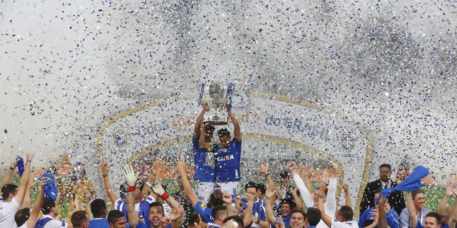 O Cruzeiro foi  final da Copa do Brasil oito vezes, nos anos de 1993, 1996, 1998, 2000, 2003, 2014, 2017 e 2018 . O clube levantou a taa em 1993, sobre o Grmio; em 1996, sobre o Palmeiras; em 2000, sobre o So Paulo; em 2003, sobre o Flamengo; em 2017, sobre o Flamengo; e em 2018, sobre o Corinthians. 