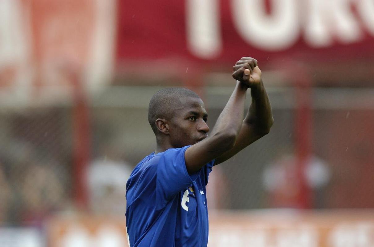Ramires - 27 gols em 111 jogos