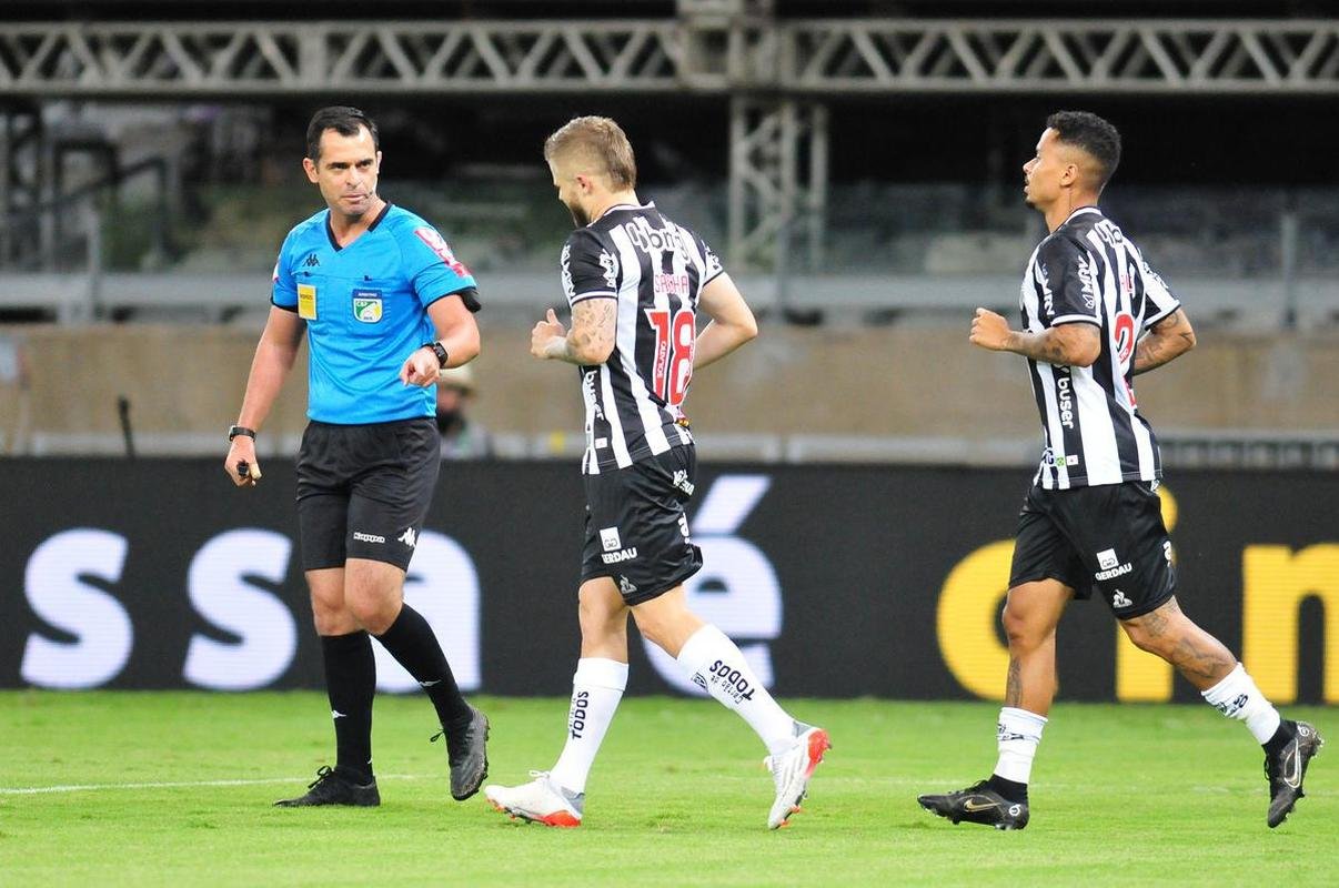 Fotos do jogo entre Atltico e Brasiliense, no Mineiro, pela Copa do Brasil