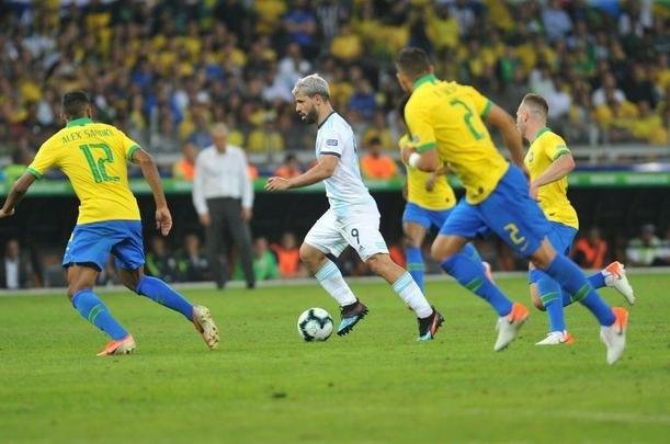 Fotos da vitria do Brasil sobre a Argentina, por 2 a 0, no Mineiro, pela semifinal da Copa Amrica; Gabriel Jesus e Firmino marcaram os gols da seleo em BH