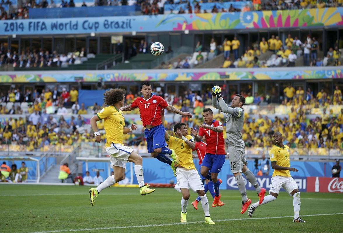 Vargas voltou ao Mineiro nas oitavas de final da Copa do Mundo de 2014, contra o Brasil. O atacante aproveitou um erro de Hulk para dar bela assistncia para Alexis Snchez empatar o jogo por 1 a 1. O jogador foi substitudo no segundo tempo e viu do banco de reservas a eliminao chilena na disputa de pnaltis.