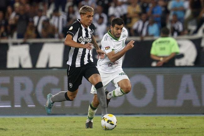 Fotos da partida entre Botafogo e Amrica, pelo duelo de volta das oitavas de final da Copa do Brasil. Jogo foi realizado nesta quinta-feira (14), no estdio Nilton Santos, na cidade do Rio de Janeiro.