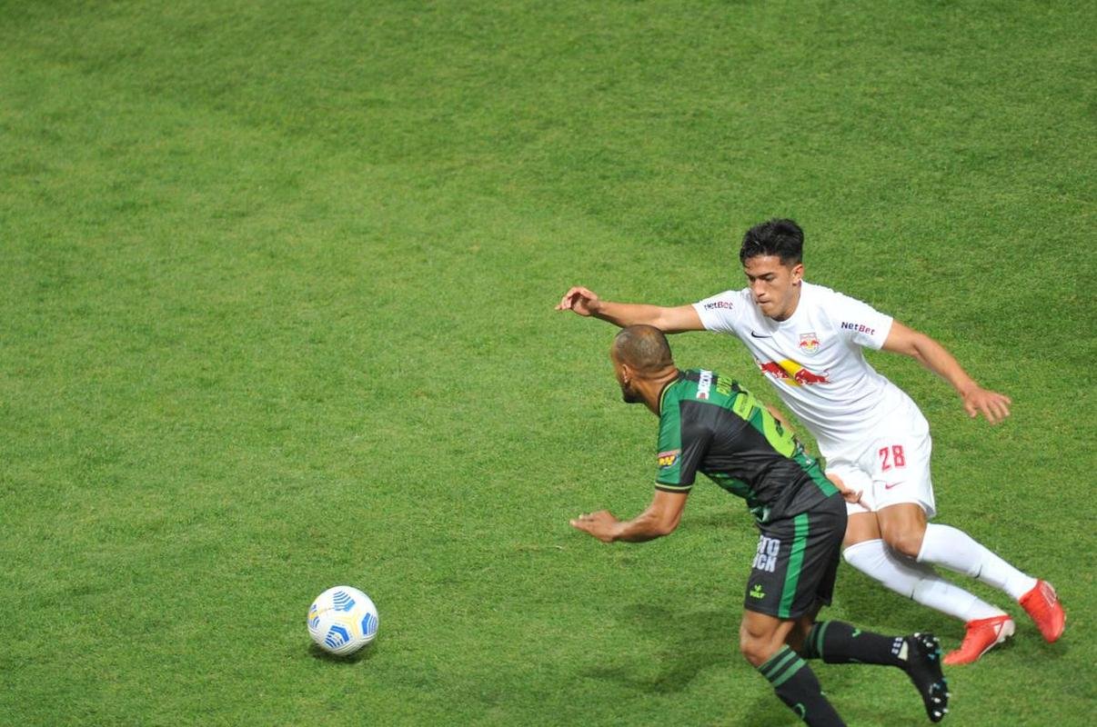 Fotos do jogo entre Amrica e RB Bragantino, no Independncia, em Belo Horizonte, pela 17 rodada da Srie A do Brasileiro