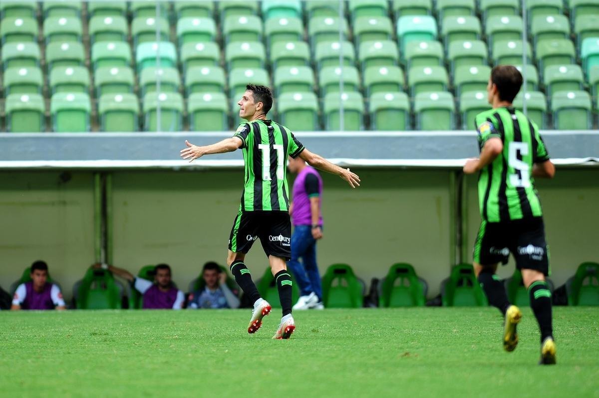 Amrica derrotou Uberlndia no Independncia por 3 a 0, com gols de Al (2) e Ademir