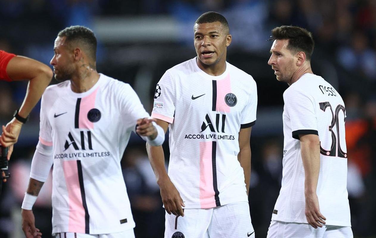 Fotos do empate por 1 a 1 entre Club Brugge e PSG, na Blgica, pela fase de grupos da Liga dos Campees. Time francs contou com Messi, Neymar e Mbapp.