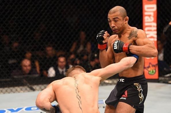 Imagens do incrível nocaute de Conor McGregor sobre José Aldo