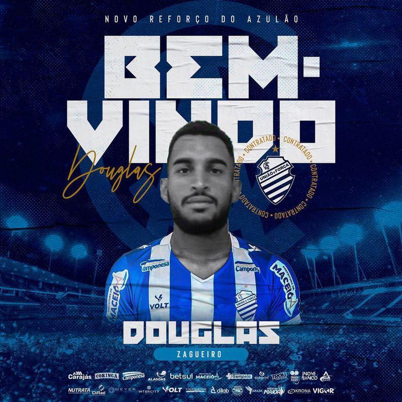 Douglas, zagueiro (CSA)