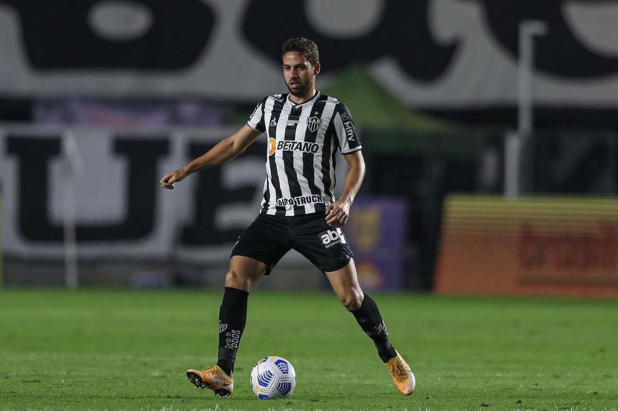 Fotos do jogo entre Santos e Atltico, na Vila Belmiro, em Santos, pela stima rodada do Campeonato Brasileiro de 2021