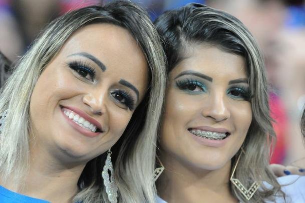 Fotos da torcida cruzeirense, no Mineiro, na partida contra o Inter, pela semifinal da Copa do Brasil