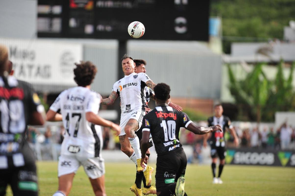 Fotos do jogo entre Athletic x Atltico, pelo Campeonato Mineiro