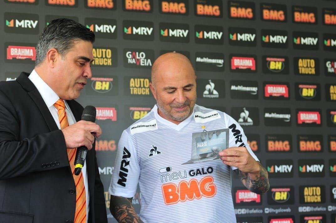 Sampaoli foi apresentado ao Atltico na tarde desta segunda-feira