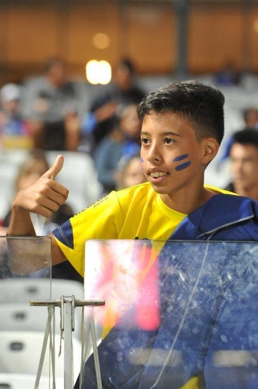 Torcida do Cruzeiro encarou frio e crise de abastecimento para apoiar o time contra o Palmeiras, no Mineiro