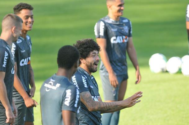 Zagueiro uruguaio Martn Rea treinou pela primeira vez com o elenco do Atltico na Cidade do Galo, j visando ao duelo de domingo, contra o Botafogo, no Rio, pelo Campeonato Brasileiro