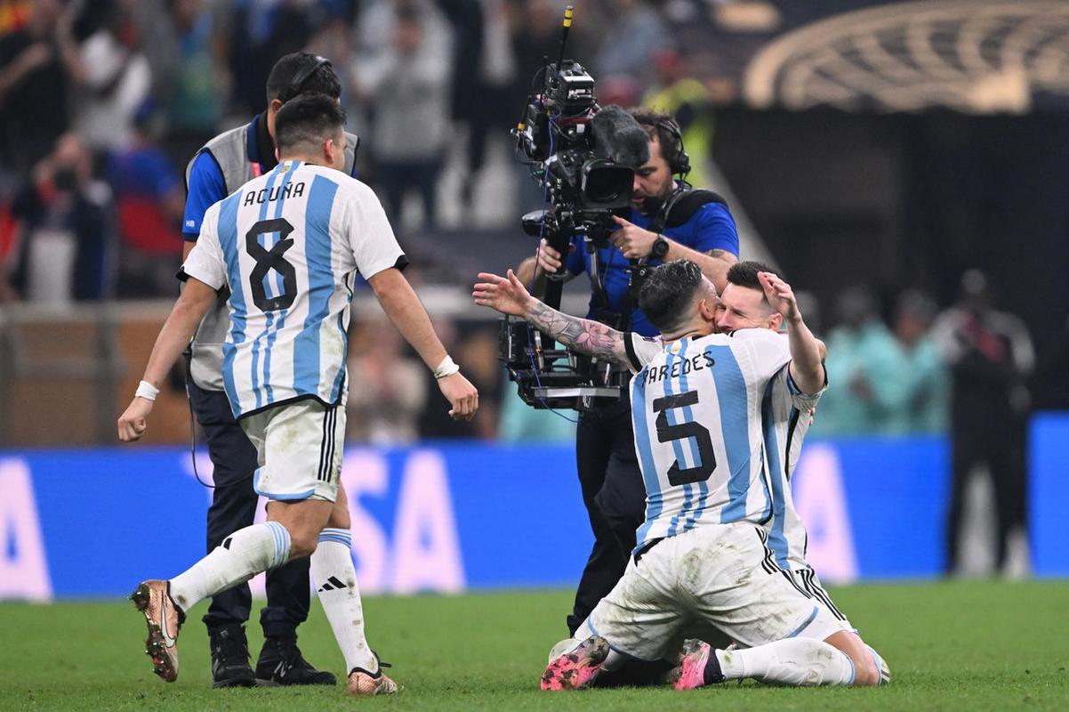 Argentina venceu a Frana por 4 a 2 nos pnaltis, depois de empate por 3 a 3, e finalmente soltou o grito de tricampe do mundo