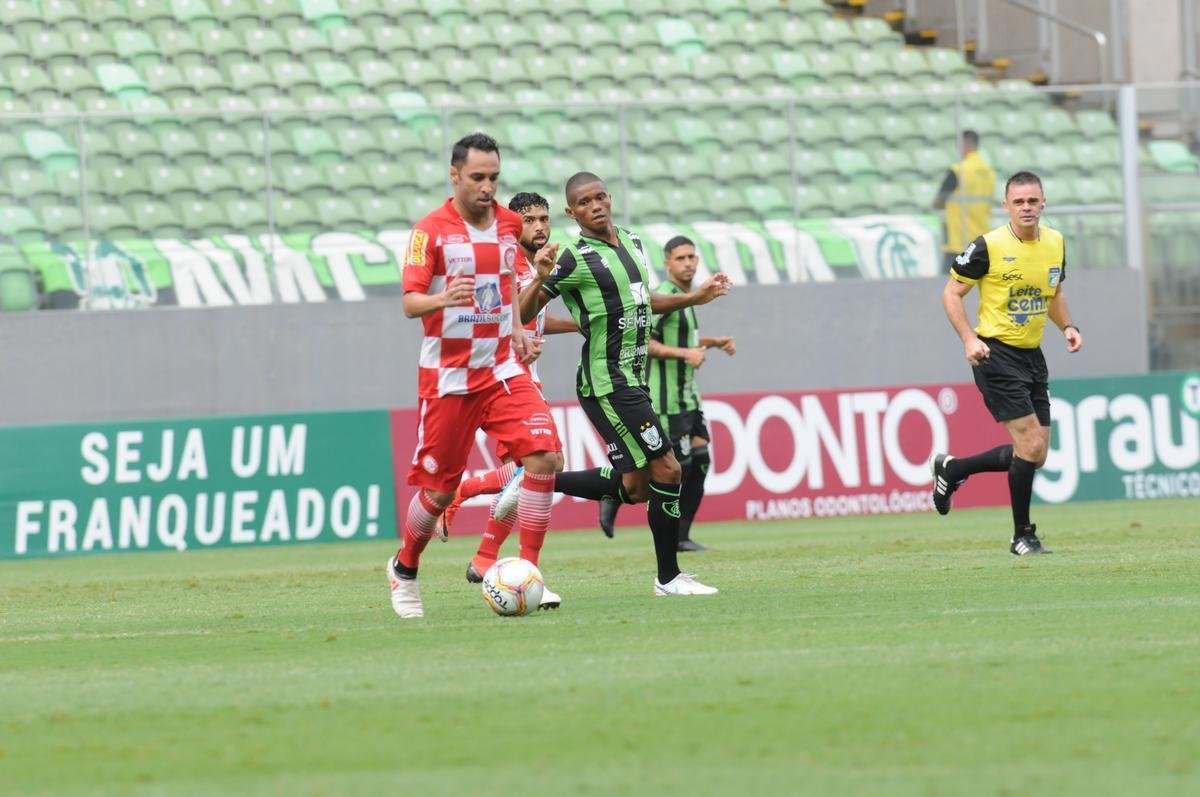 Fotos da vitria do Amrica sobre o Tombense, por 2 a 1, no Independncia, pela stima rodada do Campeonato Mineiro. Triunfo coloca Coelho na liderana do Estadual